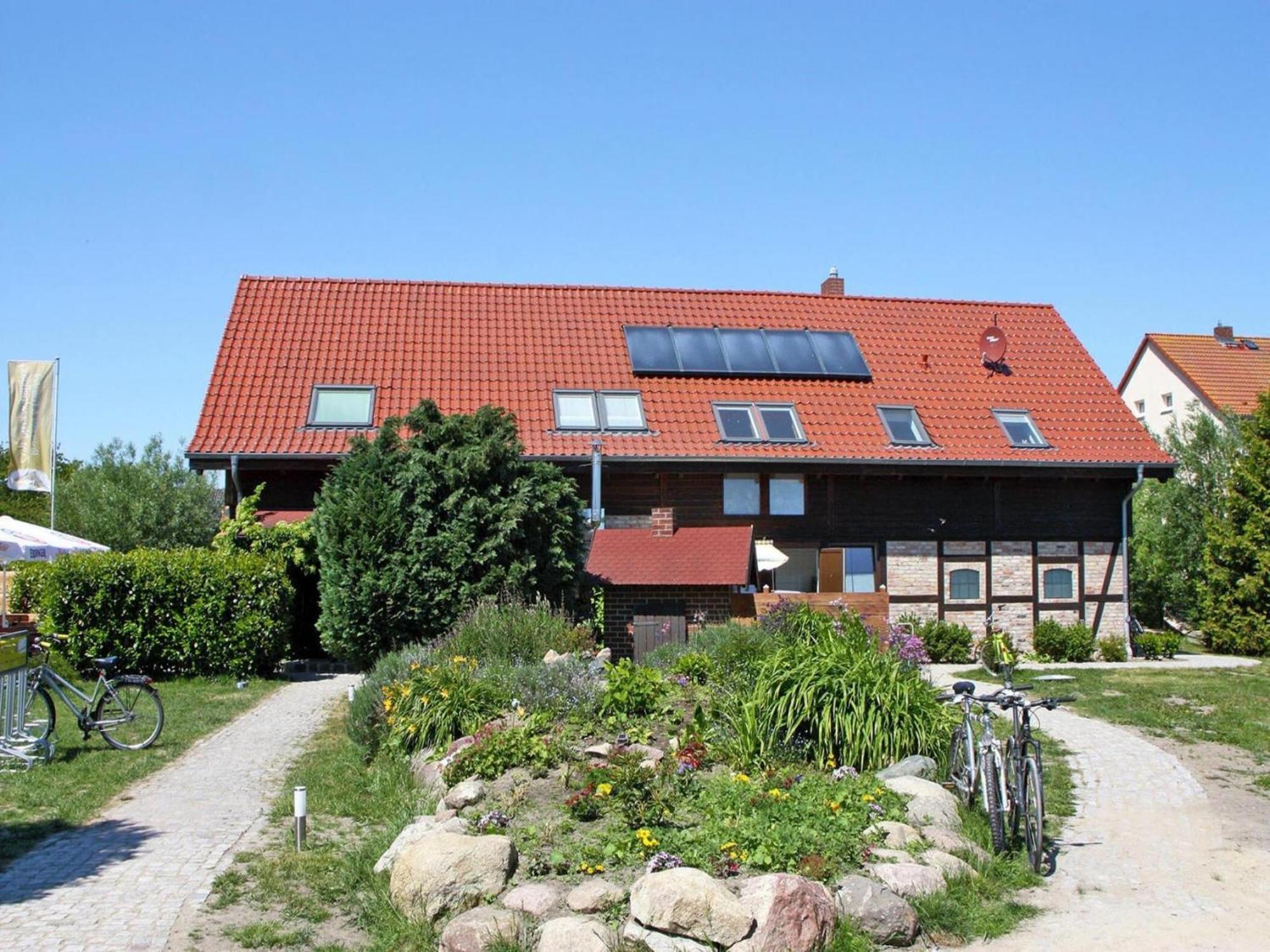 Farmstay Neuendorfkrug, Luetow Lutow Buitenkant foto